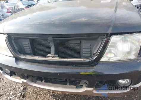 2002 Ford Explorer Eddie Bauer из США, поврежденный, VIN 1FMDU74W12UA47929